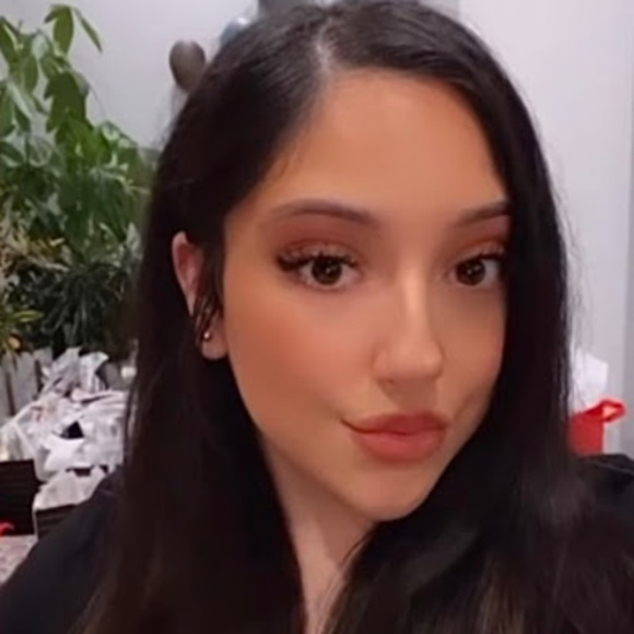 Meet your Posher, Jessica - Picture 1 of 1